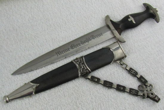 Chained SS Officer's Dagger With Scabbard