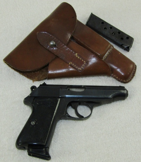 WW2 Period Walther PP Pistol With Nazi proof Marks/Holster With Extra Clip