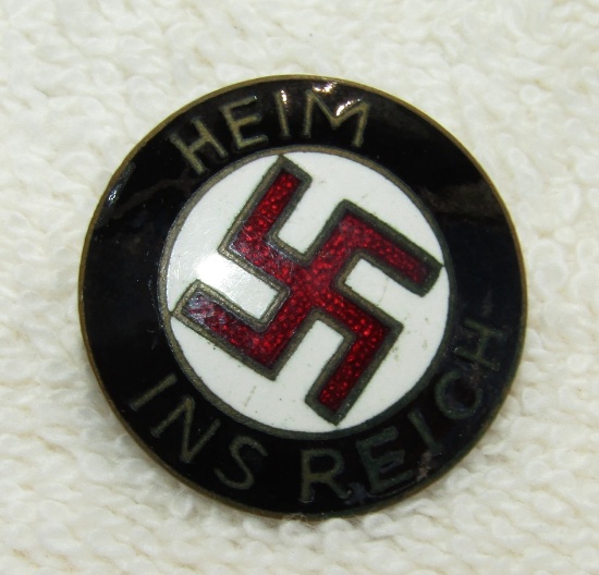 early WW2 period "HEIM INS REICH" Enameled Pin-"G.uWo." Maker Marked