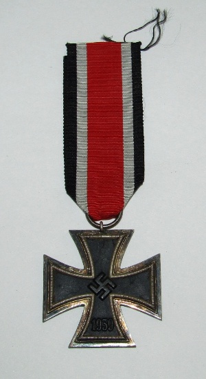 WW2 Iron Cross 2nd Class With Ribbon-"77" Maker