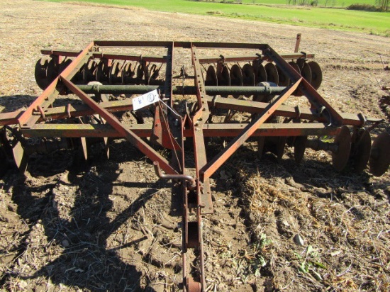 IH Model 370 12 Ft. Tandem Disc, ( Needs Some Blades Replaced)