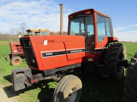 1981 IH Model 5088 Diesel Tractor, Good 18.4 X 38 Inch Rear Rubber, Hub Dua