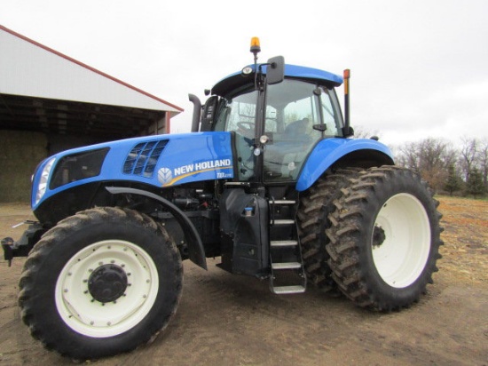 2011 New Holland Model T8.275 MFWD Diesel Tractor, ( 195 H.P.) Deluxe Cab,