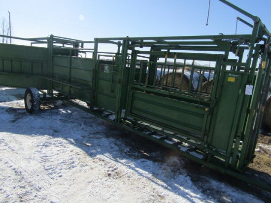 Real Industries Portable Crowding Tub with Self Locking Head Gate