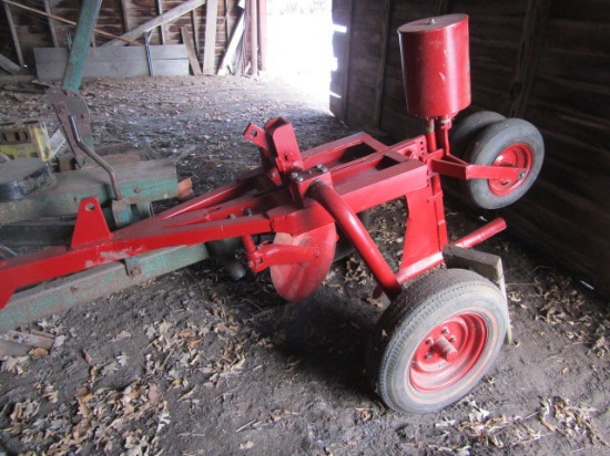 Elleston Pull Type Gopher Poisoner, Hydraulic Lift, Coulter