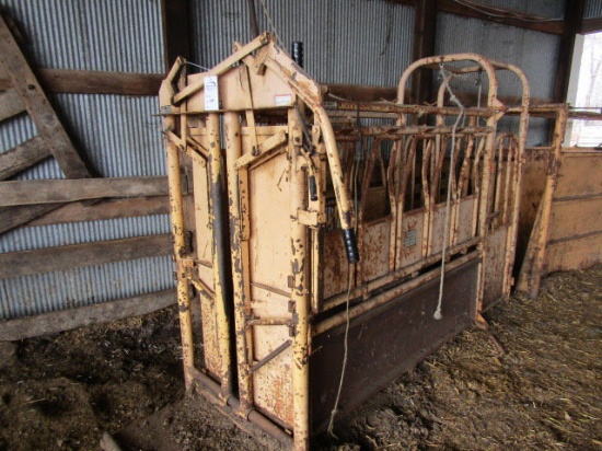Formost Livestock Squeeze Chute with Palpation Cage, # 30 Formost Manual He