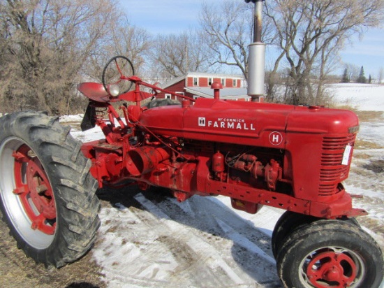 1952 Farmall Model H Tractor, Narrow Front, Pulley, PTO, Wheel Weights, Sin