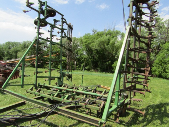 John Deere Model 1010 40 Ft. Hydraulic Fold Field Cultivator