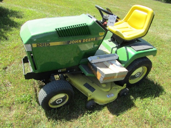 John Deere Model 285 Hydrostatic Lawn Tractor, V Twin Liquid Cooled Engine,