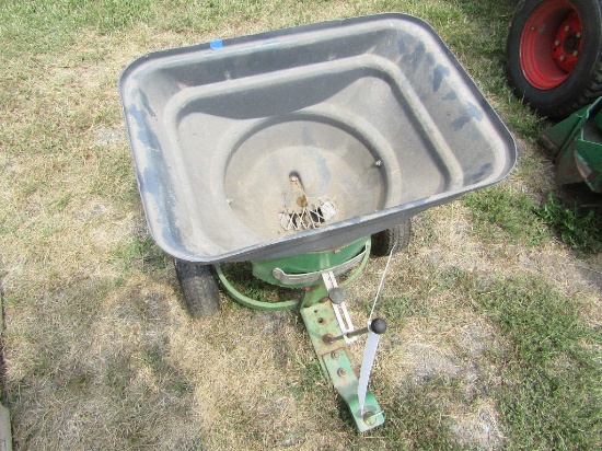 Pull Behind Lawn Fertilizer Spreader