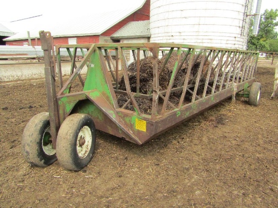 Notch 20 FT. Tricycle Front Bunk Feeder Wagon ( Green )