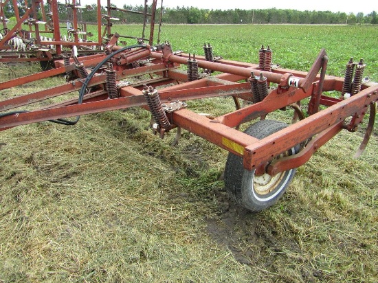 IH Model 55 13 Shank-13 FT. Pull Type Chisel Plow