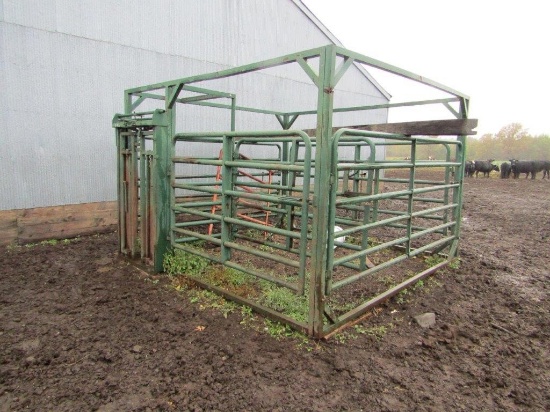 Portable Calving Pen with Self Locking Head Gate & Squeeze Gate