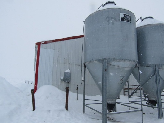 Approx. 8 Ton Dealers Livestock Bulk Feed Bin with Slide Discharge