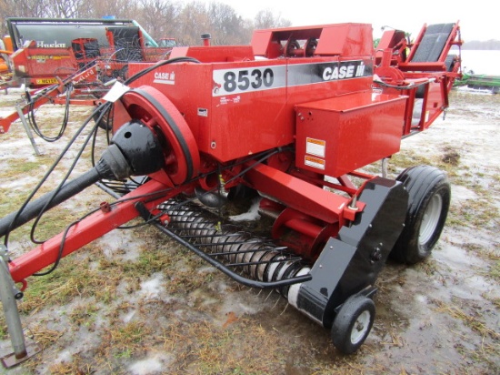 CASE IH Model 8530 In-Line Square Baler with CIH 8511 Belt Ejector, Hydraul