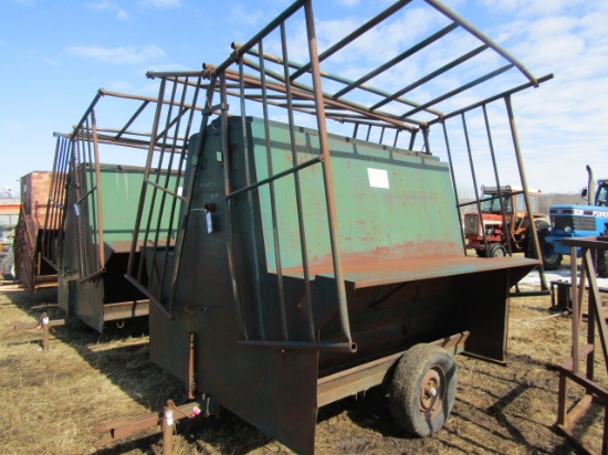 Vern’s Approx. 2 Ton Creep Feeder with Tip Down Sides