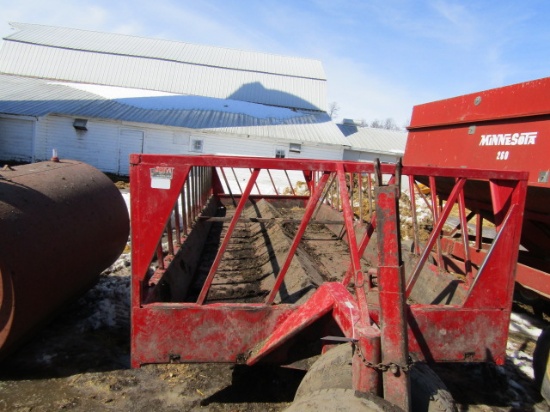 JBM 20 FT. Tri-Cycle Front Bunk TMR Brand Feeder Wagon