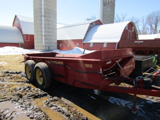 New Holland Model 185 Tandem Axle Manure Spreader, Hydraulic Endgate, Poly