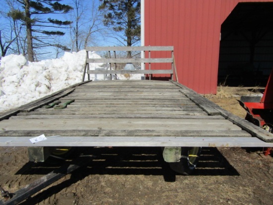 10 X 18 FT. Wooden Flat Rack on MN 10 Ton Wagon, Ext. Pole