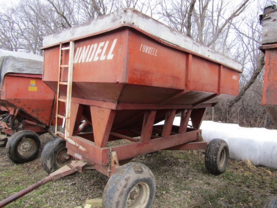 Lundell 300 Bushel Gravity Box on Lundell HD Wagon, Flotation Tires, Extens