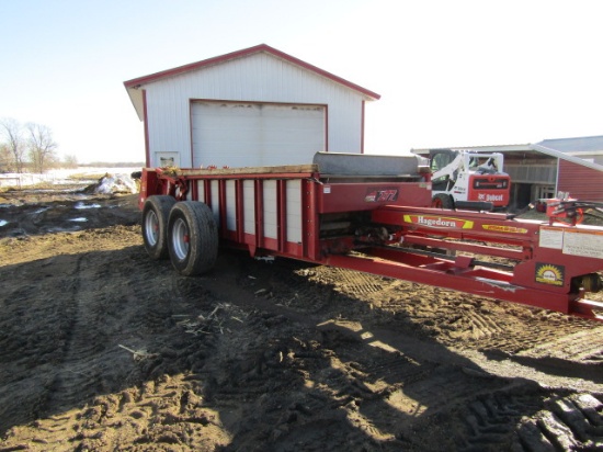 Hagedorn Model 277 Hydra-Push Tandem Axle Manure Spreader, Hydraulic Endgat