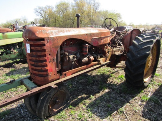 Massey Harris Model 44, Fenders, Pulley, Good Metal