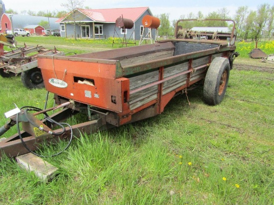 New Idea Manure Spreader, Upper Beater, Shop Built Hyd. Endgate