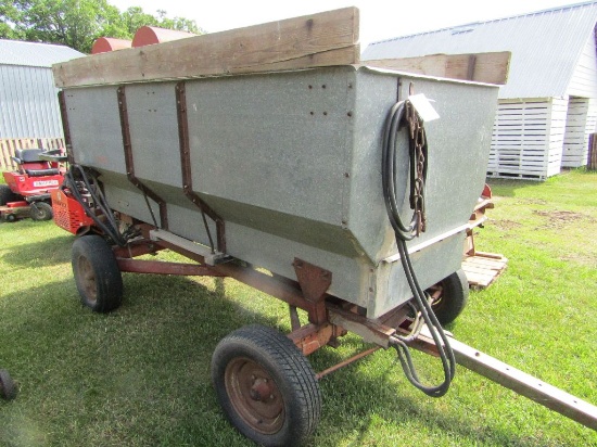 Minnesota Flair Box with Hydraulic Hoist on Four Wheel Wagon, Independent R
