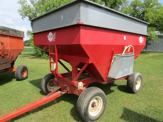 EZ Flow Gravity Box with Metal Extensions on EZ Trail HD Four Wheel Wagon,