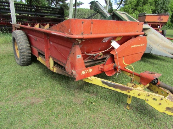 New Holland Model 519 PTO Manure Spreader, Always Shedded