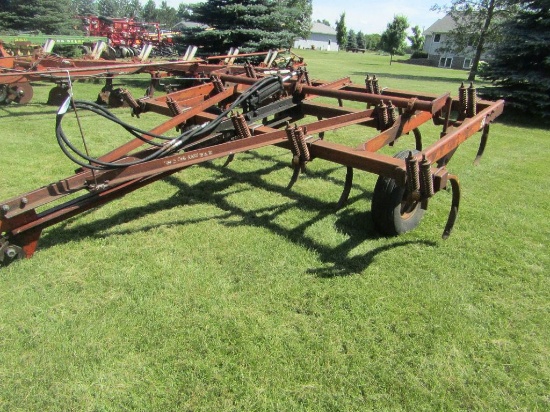 IH Model 55 12 Shank 12 FT. Pull Type Chisel Plow