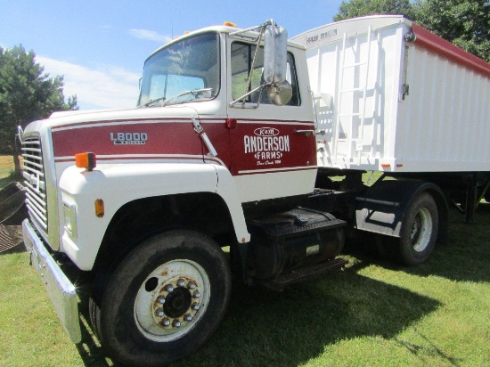 1989 Ford L8000 Diesel Single Axle Semi Tractor