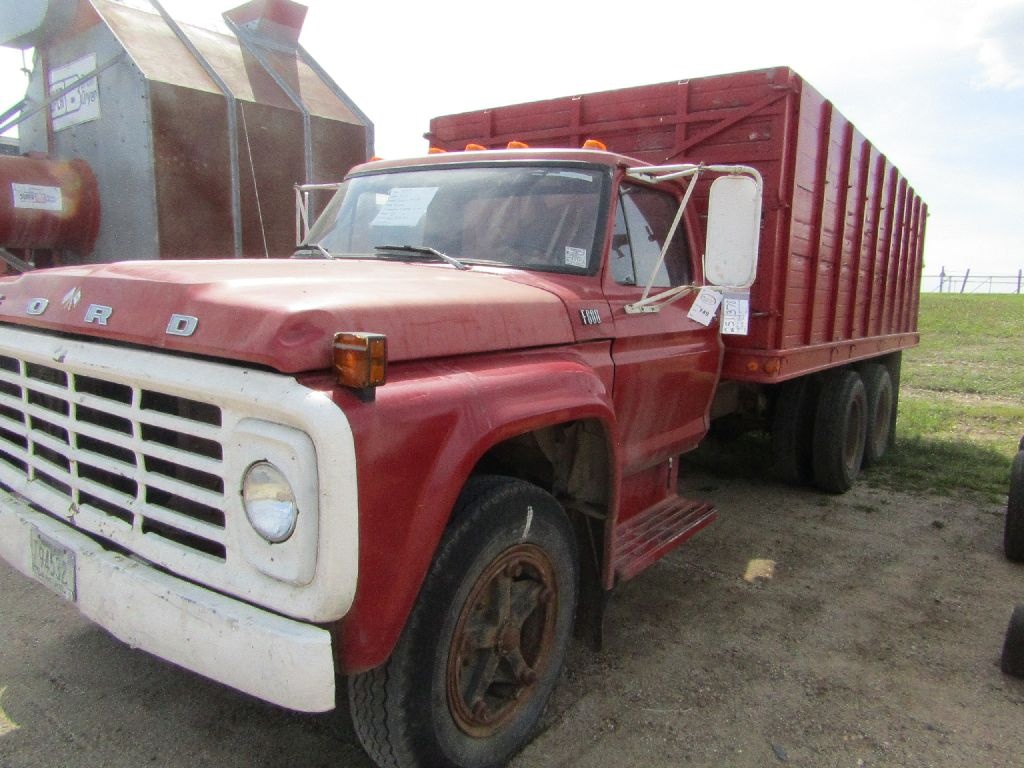 251 378 1977 Ford F600 Tandem Axle Twin Screw Truck With 18 Ft Wooden Gra Commercial Trucks Hauling Transport Trucks Grain Trucks Online Auctions Proxibid