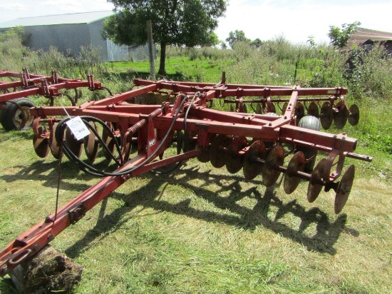 Massey Ferguson Model 620 13 FT. Cushion Gang Tandem Disc, Dual Wheels