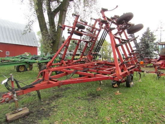 CIH Model 4800 32 FT. Field Cultivator, 3 Bar Harrow, Walking Tandems, Seri