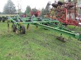 John Deere Model 610 15 Shank-15 FT. Pull Type Chisel Plow, Twisted Shovels