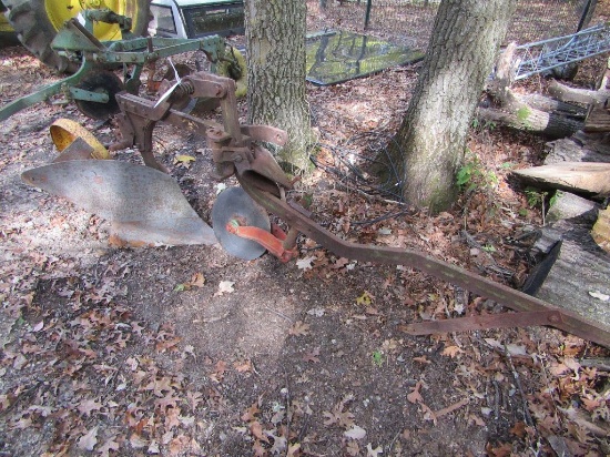 John Deere Single Bottom Mounted Plow with Coulter, Fits JD M