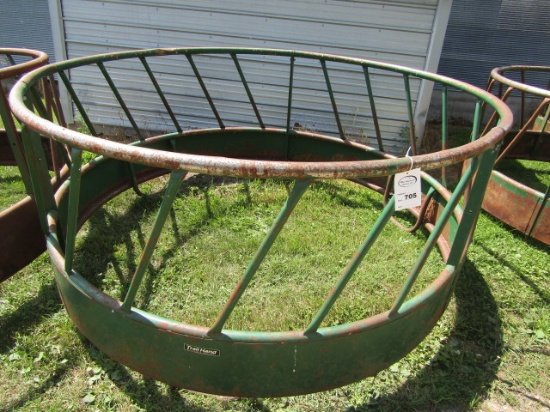 705. Trail Hand Round Bale Feeder with Hay Saver