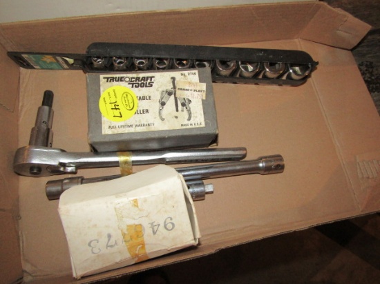 Box of MIsc. Sockets & Ratchets & Small Puller
