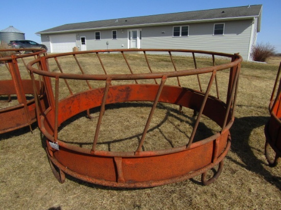 Round Bale Feeder with Hay Saver