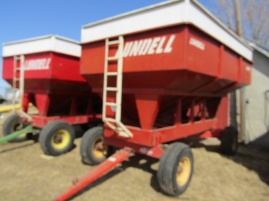 Lundell Approx 300 Bushel Box W/ Metal Extentions