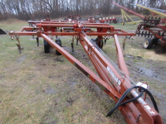 231. Wilrich 16 FT. 16 Shank Pull Type Chisel Plow
