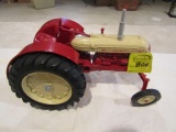 806. Ertl Cockshutt Deluxe 40, Metal Wheels, USA