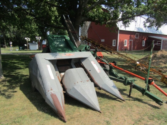 924. New Idea Model 324 Two Wide Pull Type Corn Picker, 8 Roll Husking Bed,