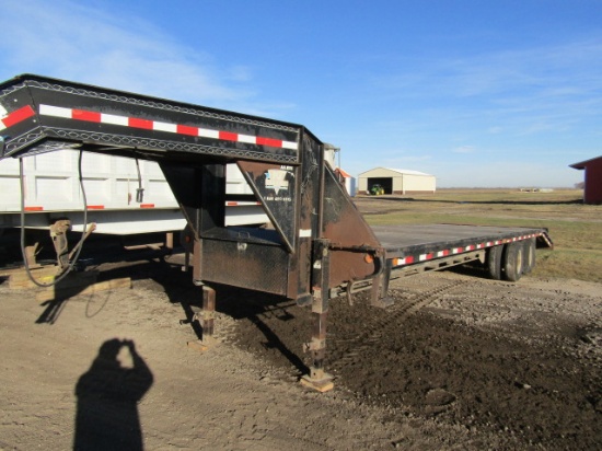 859. 2007 PJ 32 FT X 101 Inch 5th Wheel Flat Bed Tandem Axle  Dual Wheel Fl