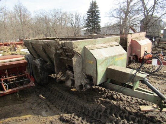 744. Hedlund Martin Scavenger ll Tandem Side Discharge Manure Spreader