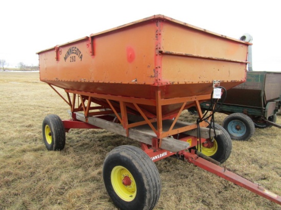 117. MN 250 Gravity Box With 12 FT. Hydraulic Drill Fill Auger on MN 10 Ton