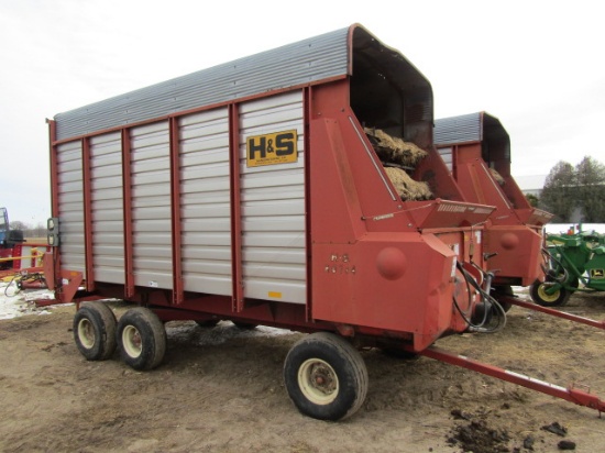 321. H&S HD 7+4 16 FT. Forage Box on H&S 12 Ton Tandem Axle Wagon, Ext. Pol