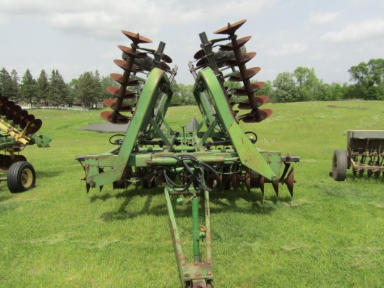 205. John Deere Model 230 (30 FT.)  Wing Fold Disc, Dual Wheels