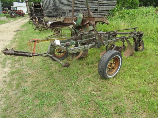 911. John Deere 3 X 14 Inch Pull Type Plow, Hydraulic Lift